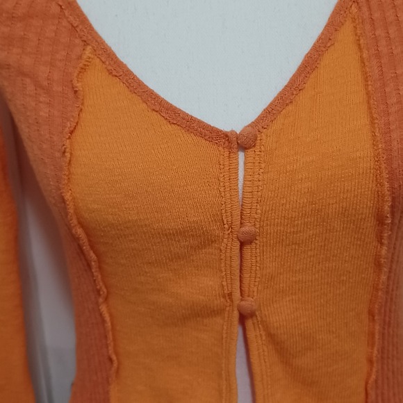 Urban Outfitters Womens Crop Top Long Sleeves Lightweight Sz SP Orange - Picture 2 of 8